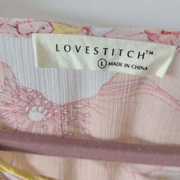 LOVESTITCH Whitney Pink Floral Short Flutter Sleeve Blouse Size Large - Picture 3 of 5